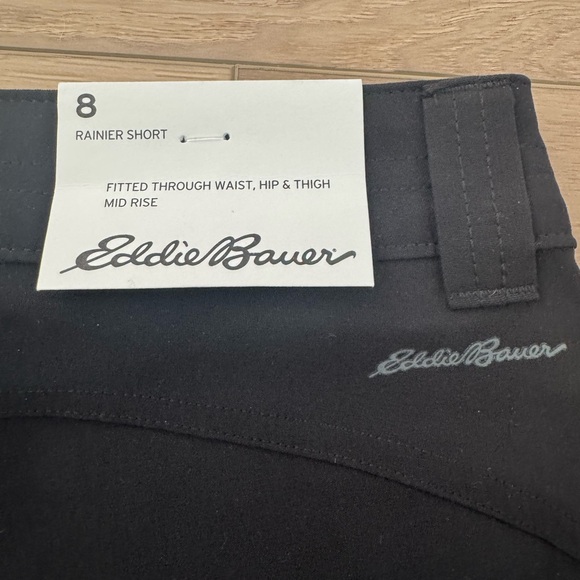Eddie Bauer Women’s Black Mid Rise Rainier SHORTS Outdoor Adventure NWT Size 8 - Picture 2 of 6